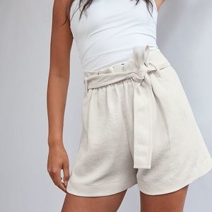 Wilfred (Aritzia) light birch paper bag shorts (6)